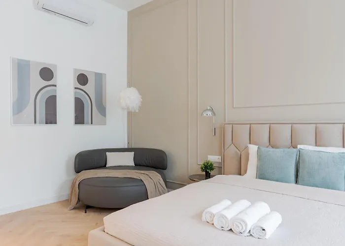 High-end Grand Elizabeth Next To The New York Café Appartamento *