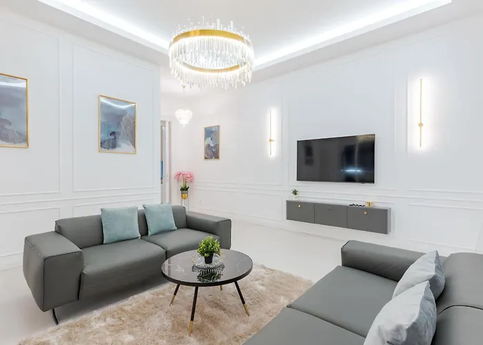 High-end Grand Elizabeth Next To The New York Café * Budapest