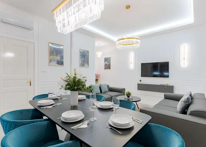 High-end Grand Elizabeth Next To The New York Café * Budapest