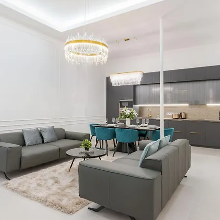 High-end Grand Elizabeth Next To The New York Cafe Budapest