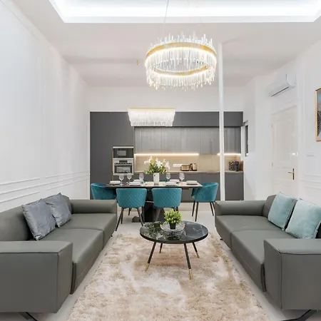 High-end Grand Elizabeth Next To The New York Café Appartamento Budapest