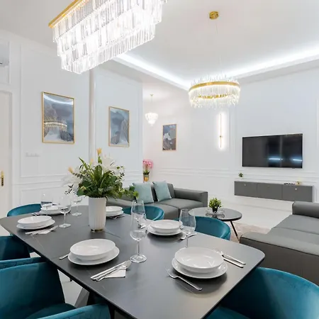 High-end Grand Elizabeth Next To The New York Café * Budapest